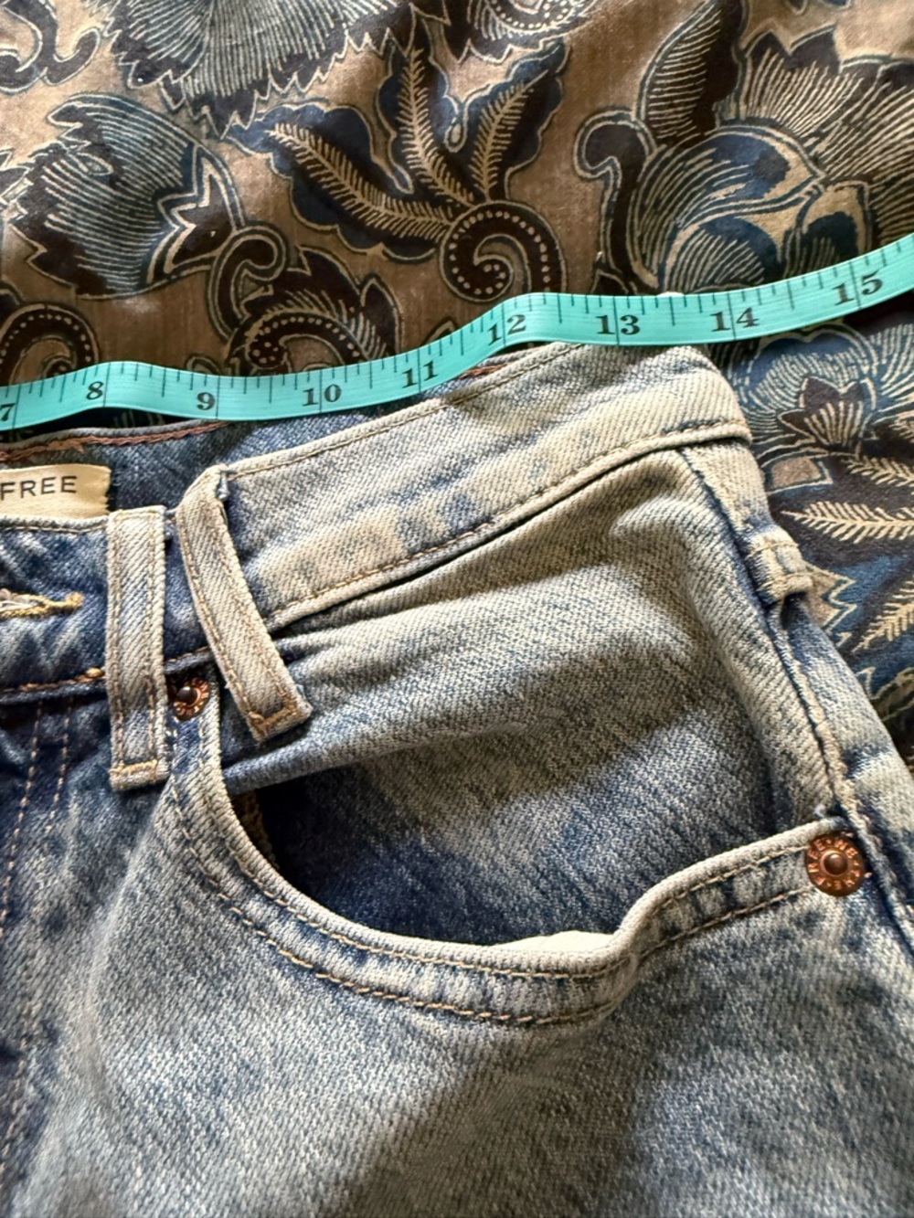 Free People NWT We the Free Risk Taker Faded Raw Hem Seamed Straight Leg Jeans - Picture 7 of 9